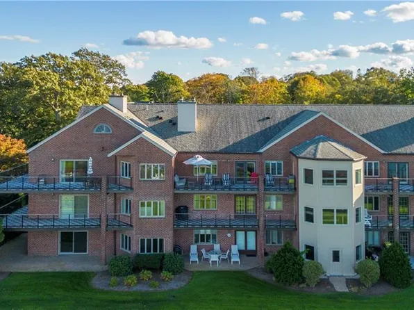 111 Harrison Ave APT A17, Newport, RI 02840