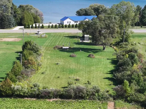 4740 S Lakeshore Rd, Harbor Beach, MI 48441