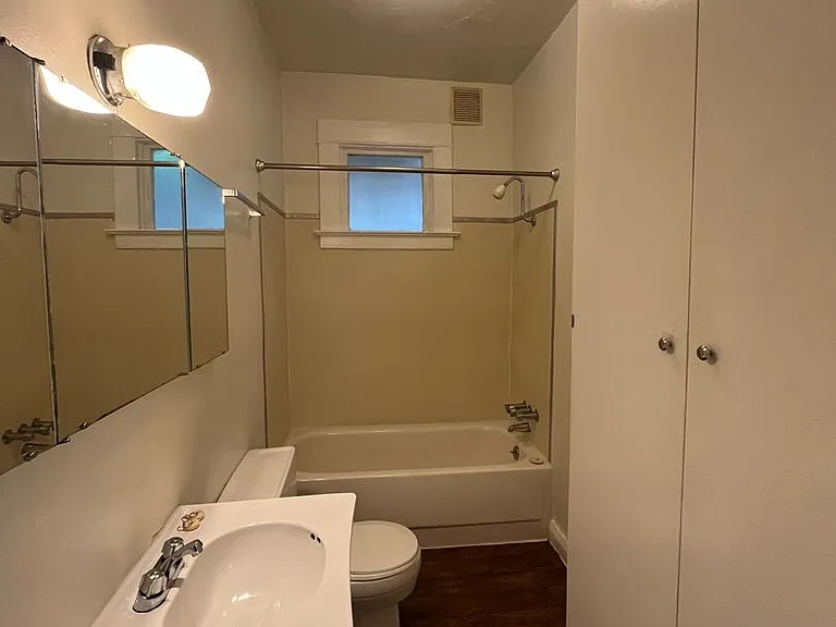 616 N State St #2 — Photo 9