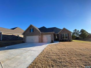 612 Magnolia Cv Ln SW, Hartselle, AL 35640