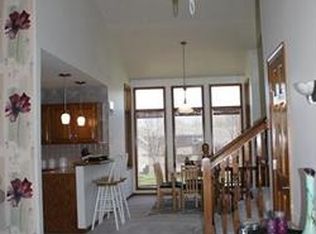 7009 Willis Dr, Pleasant Valley, MO 64068