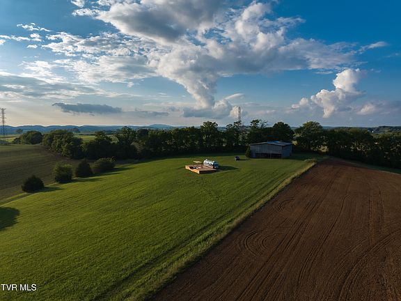 2nd image of 130 Berryhill Rd