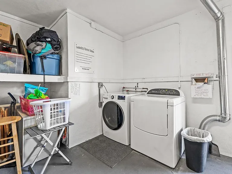 410 12th Ave NE #8 — Photo 13