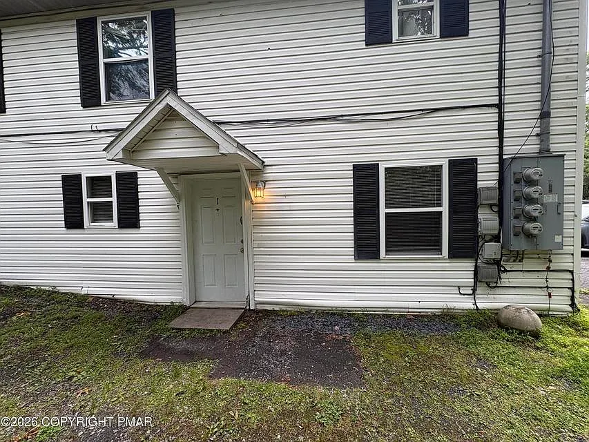 3 bed, 760 sqft, $1,250 — Photo 1