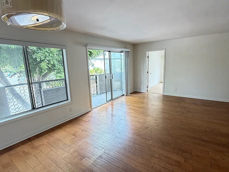 6637 Springpark Ave #6 — Photo 20