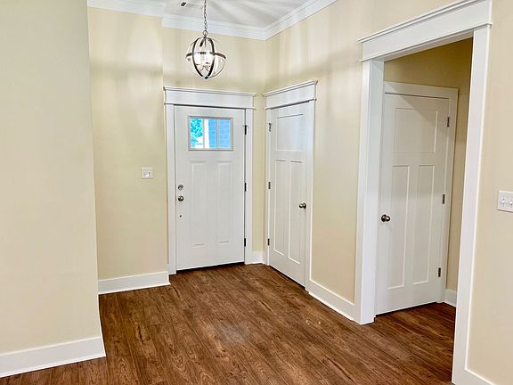 4th image of 4810 Edgemont Dr
