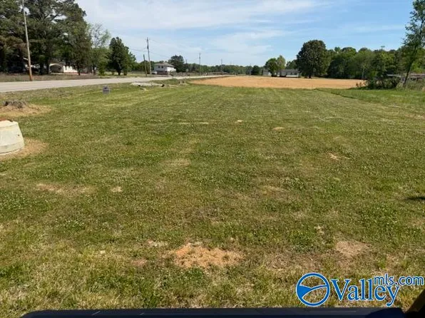 103 Burress Rd, Owens Cross Roads, AL 35763