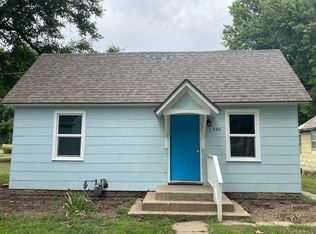 430 W 10th St, Newton, KS 67114