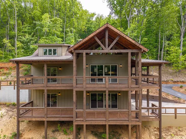 148 Virginia Dr, Blue Ridge, GA 30513