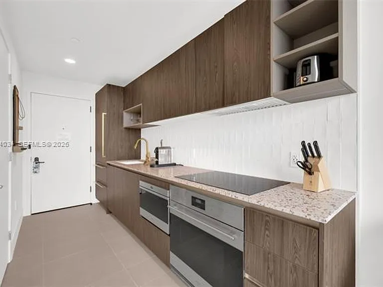 601 NE 1st Avenue 4814 #LPH — Photo 8