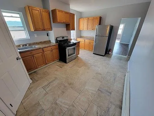 918 Bergen St #3