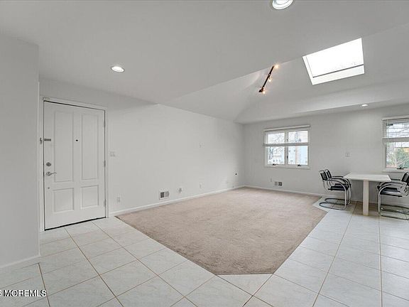 4th image of 88-92 Broad St #2