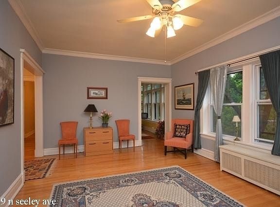 2nd image of 6109 N Seeley Ave #822