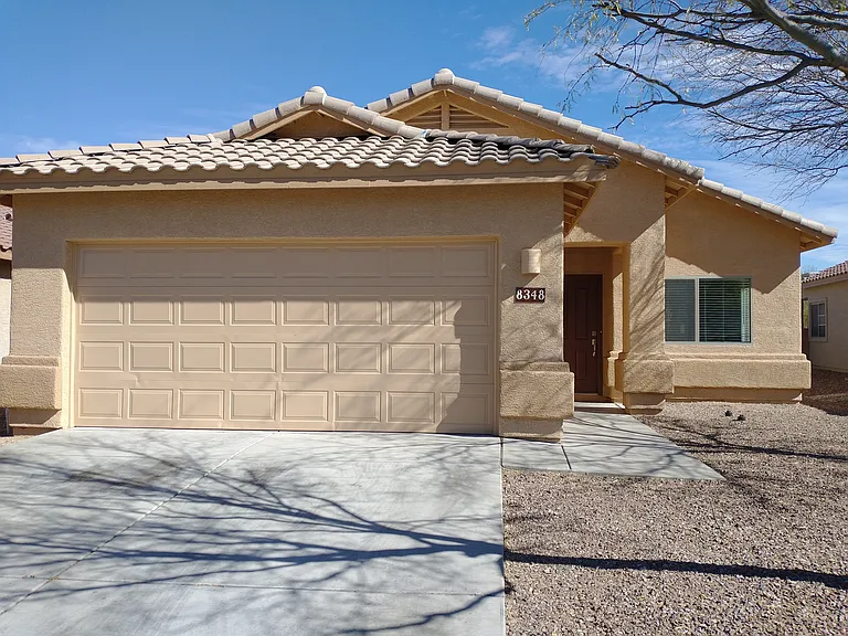 8348 N Wind Swept Ln — Photo 1