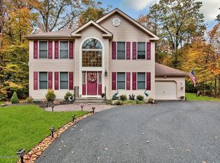 309 Ruger Ln, Tobyhanna, PA 18466