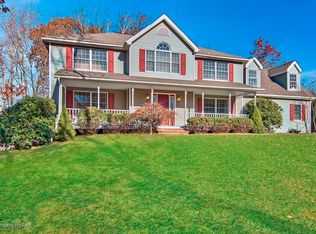 242 Hemlock Ter, Mountain Top, PA 18707