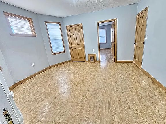 Living Room / Office / Dining Room (Huge) - With Walk-in Closet