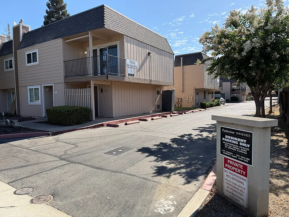 7032 Fair Oaks Blvd #4