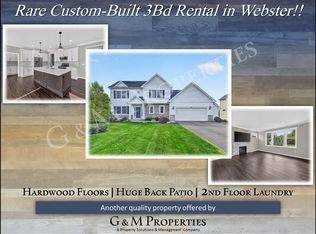 280 Gallant Fox Ln, Webster, NY 14580