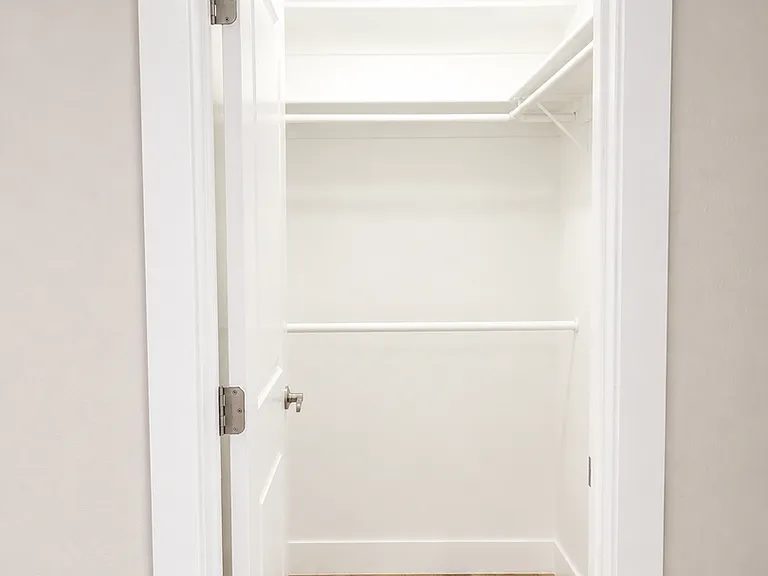 E Taylor St 8-Plex — Photo 7