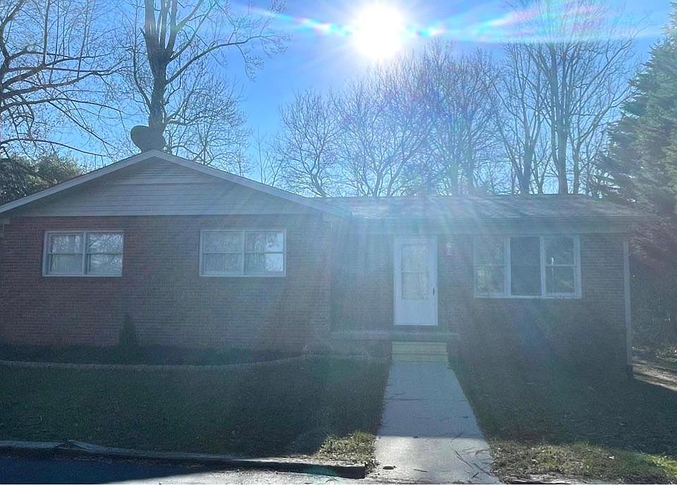 1st image of 643 Clearview Dr #643