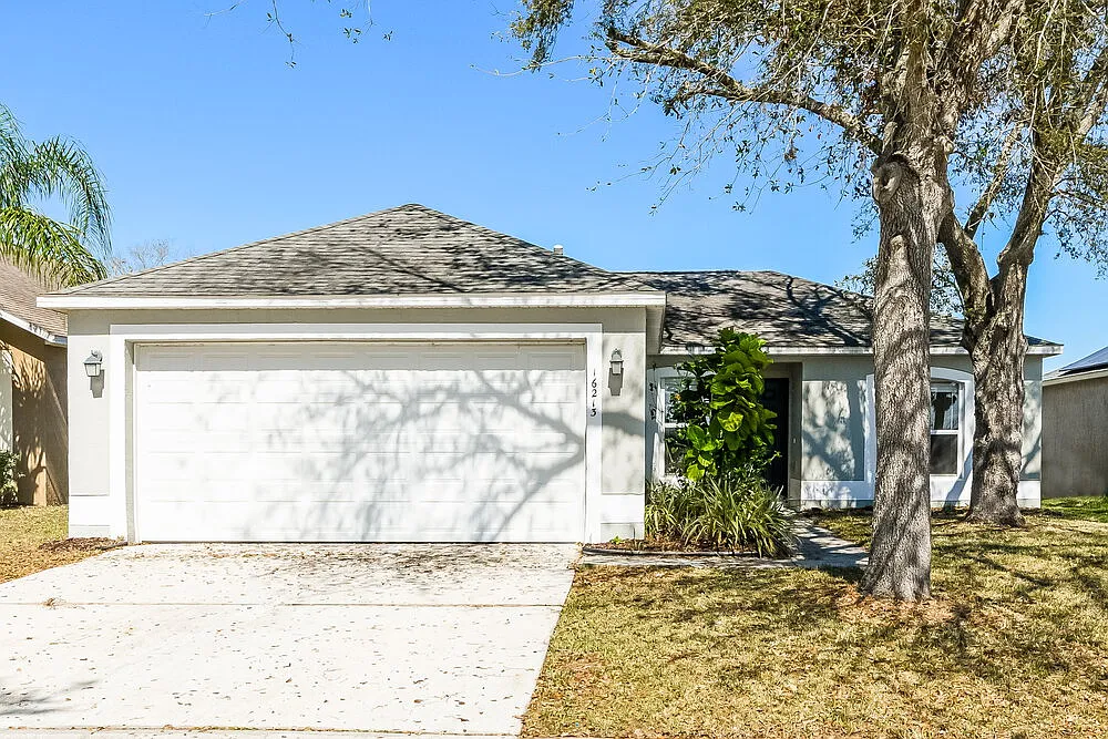 3 bed, 2.0 bath, 1264 sqft, $3,050 — Photo 1