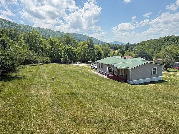 3rd image of 1441 Green Valley Rd
