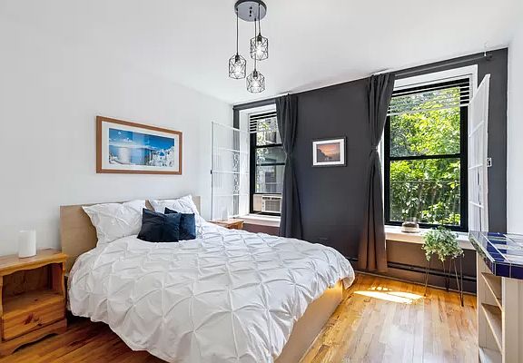 5th image of 352 W 117th St APT 2C