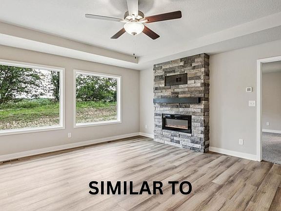 3rd image of 212 S Walnut Dr