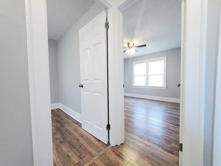 13719 Thornhurst Ave — Photo 17