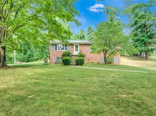 170 Crescent Dr, Irwin, PA