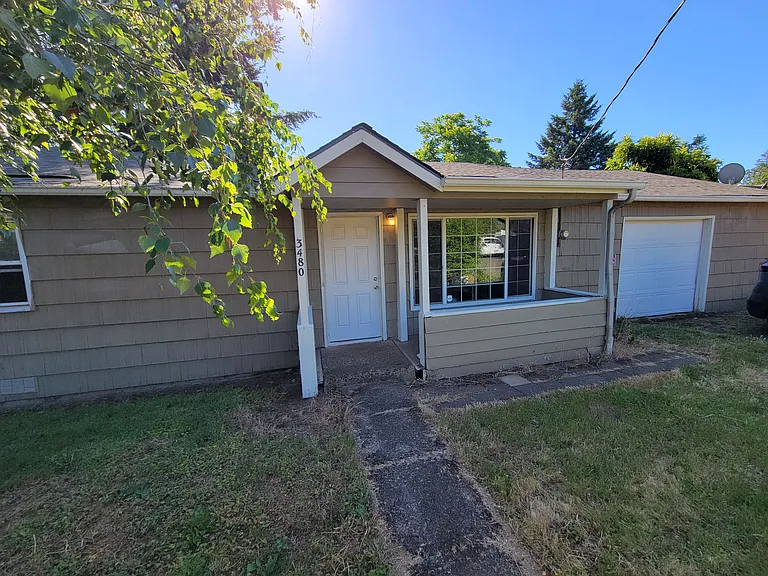 3480 3rd Ave SE — Photo 1