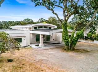 3355 Midland Rd, Oak Bay, BC V8R6G3