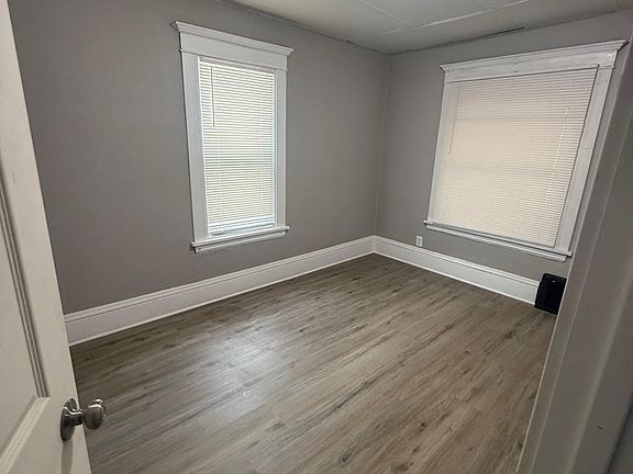 2nd image of 2742 Thomas Ave N