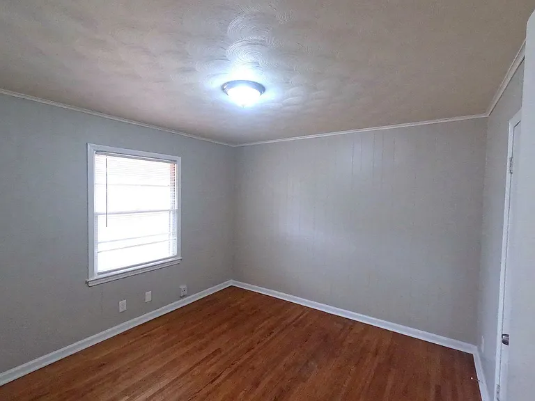4898 Dianne Dr — Photo 13