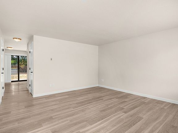 4th image of 16024 173rd Ave SE #B