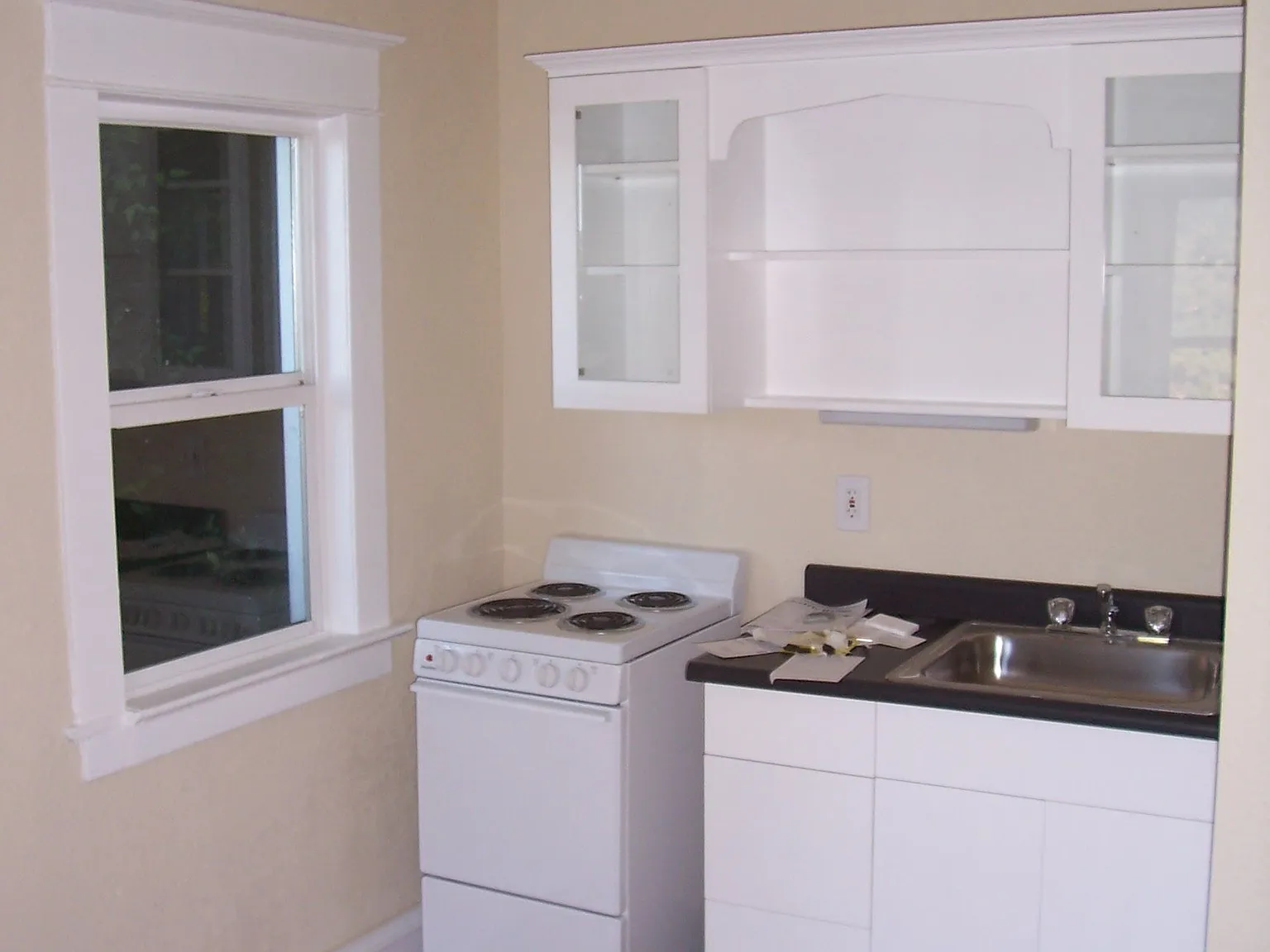 16 SW Porter St — Photo 4