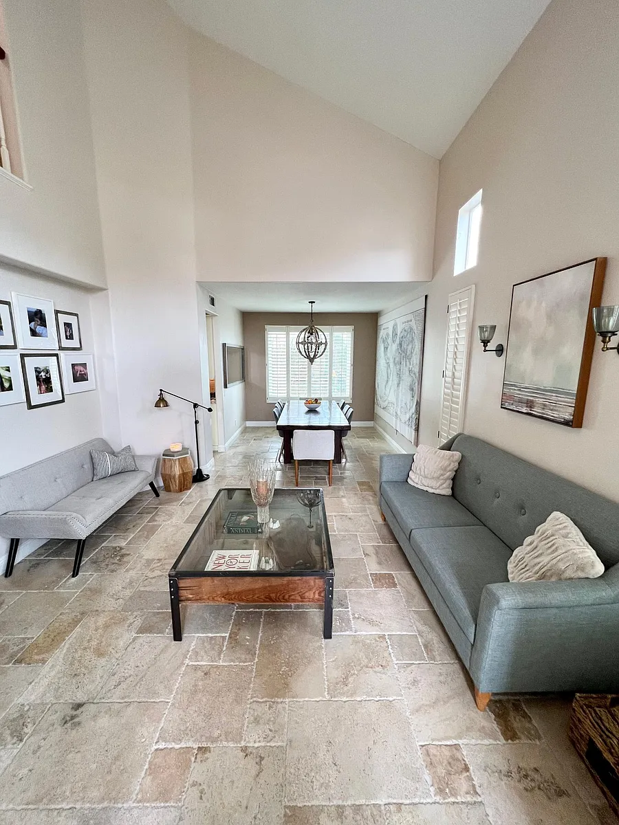 Living room - 4 Midlothian