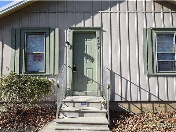 2nd image of 2509 N Rosewood Ave