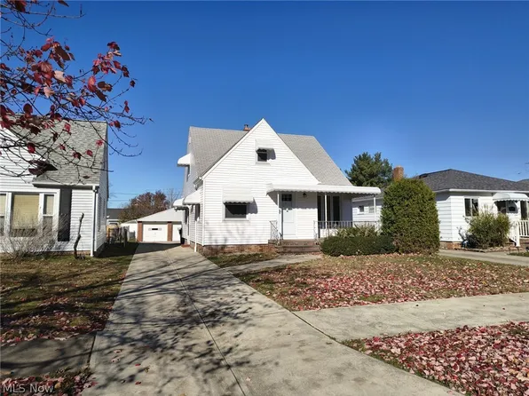 6010 Allanwood Rd, Cleveland, OH 44129
