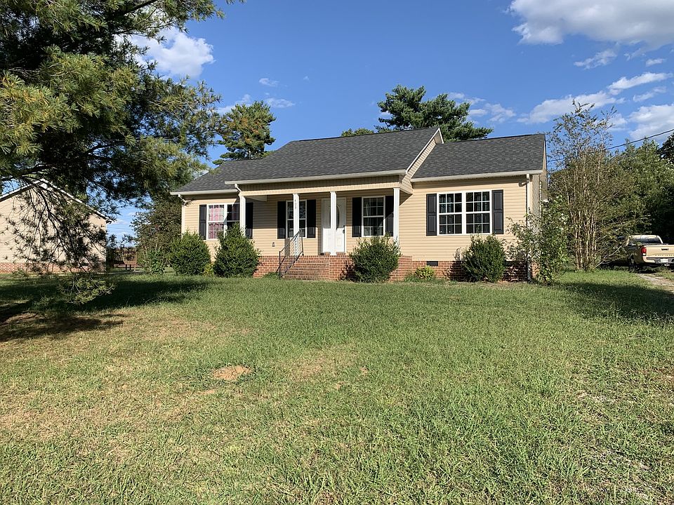 1st image of 403 S Hillcrest Dr