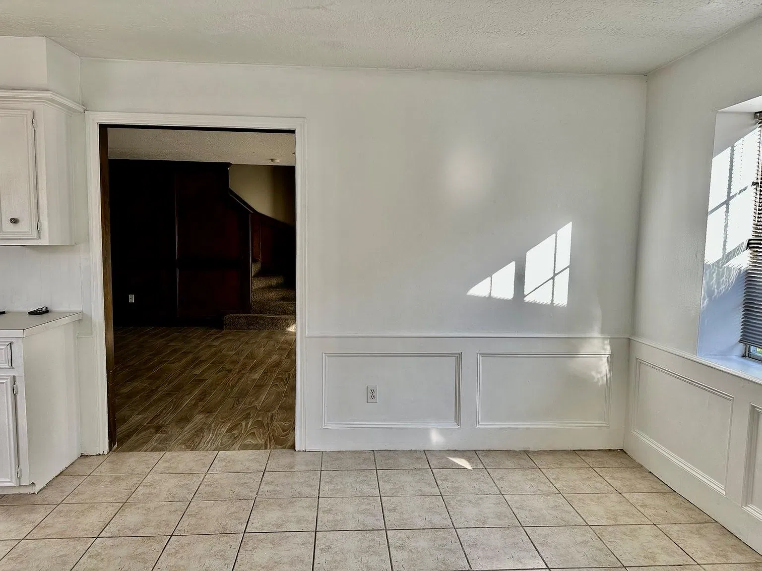 4 bed, 2.5 bath, 2204 sqft, $2,095 — Photo 2