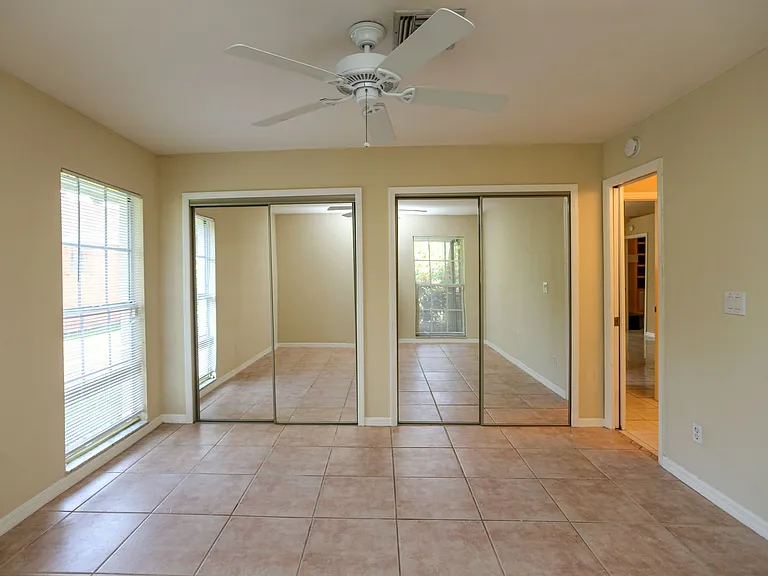 1040 Moon Lake Dr — Photo 16