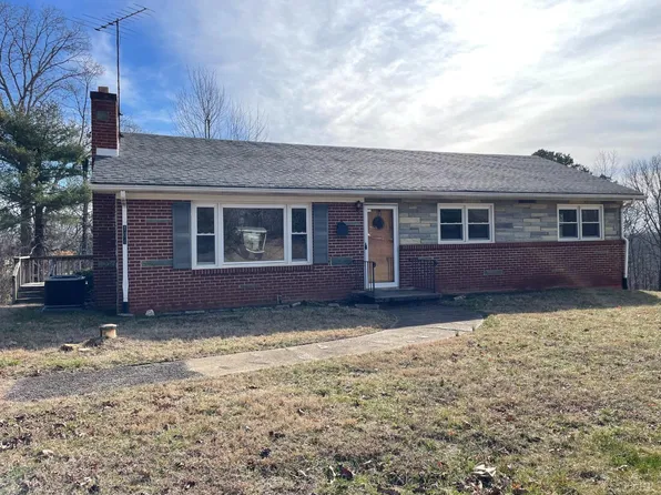 104 Windsong Dr, Lynch Station, VA 24571