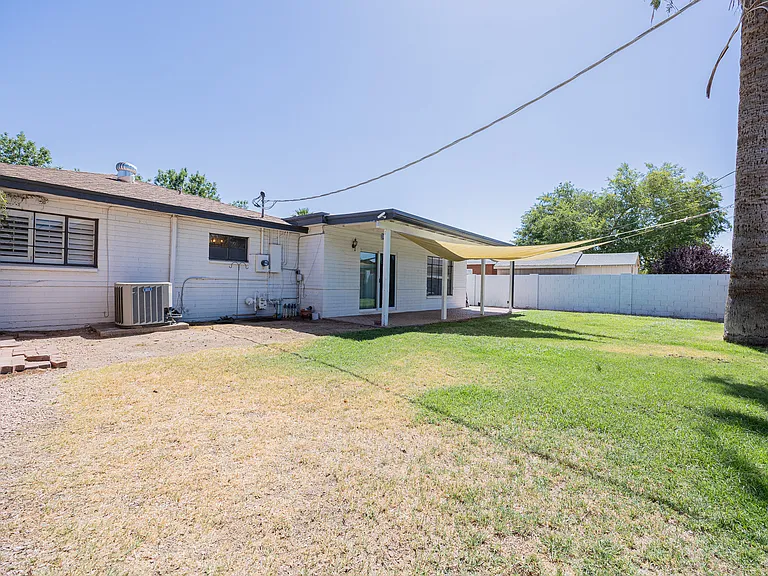 1838 E Hazelwood St — Photo 28