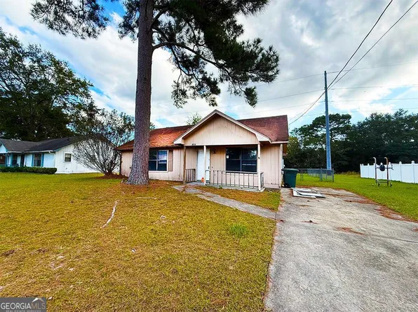 822 Lost Grove Ln, Hinesville, GA 31313
