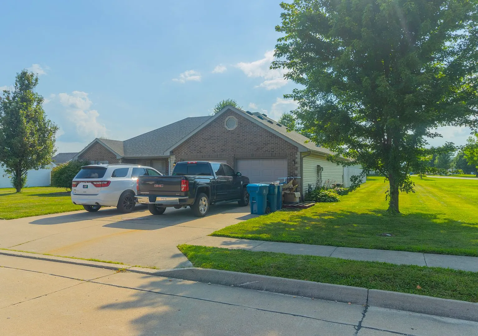 Spacious 3BR Ashland Home w/ 2-Car Garage & Large Backyard — Photo 2