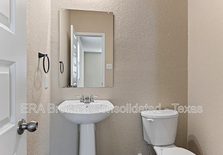 10610 Green Lake Dr — Photo 9