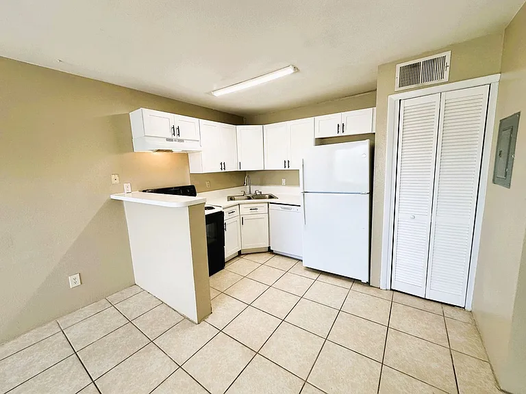 4760 Walden Cir #531 — Photo 15
