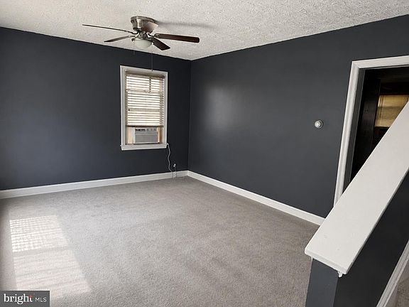 5th image of 4212 Clay St NE